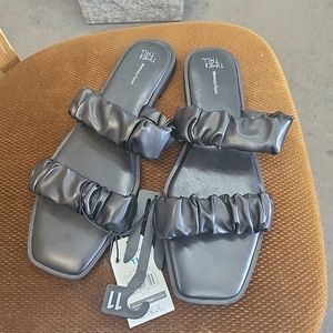 NWT Women's Time And Tru Size 11 Black Ruched Black Sandals Flip Flops